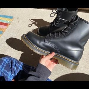 doc marten 1460 smooth boots